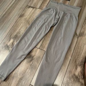 Gray NVGTN seamless legging
